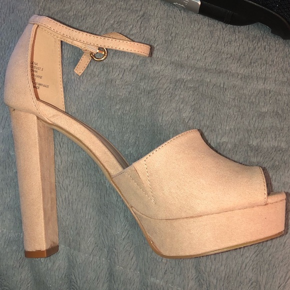 Shoedazzle High Heels - Picture 1 of 4